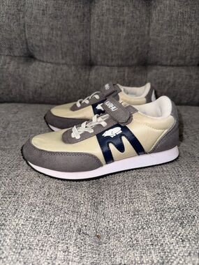 Karhu Albatross 82 Kids Shoe size 13.